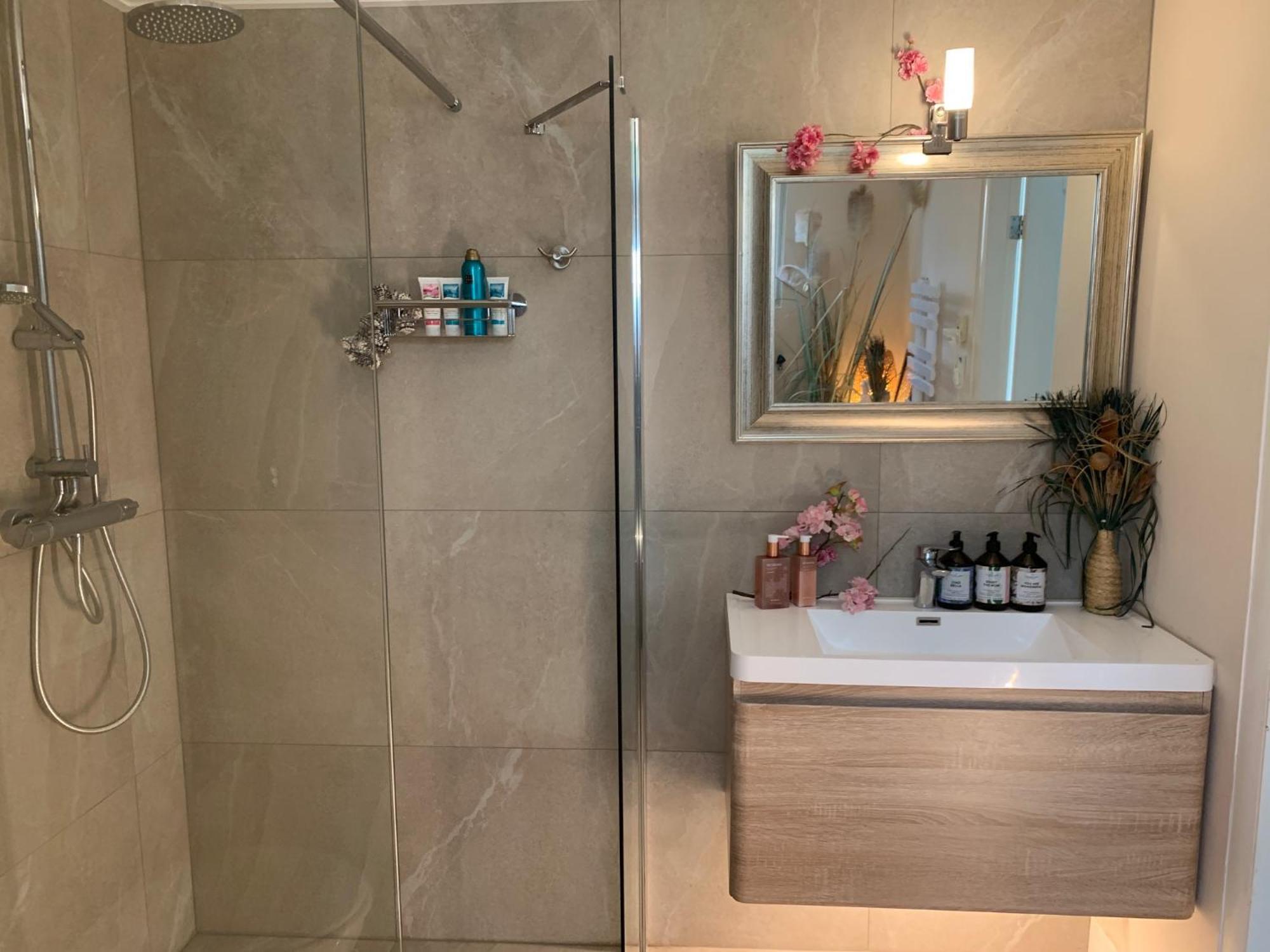 Romantisch Wellness Appartement Met Prive Hottub Sauna Gamesroom Den Ham 外观 照片
